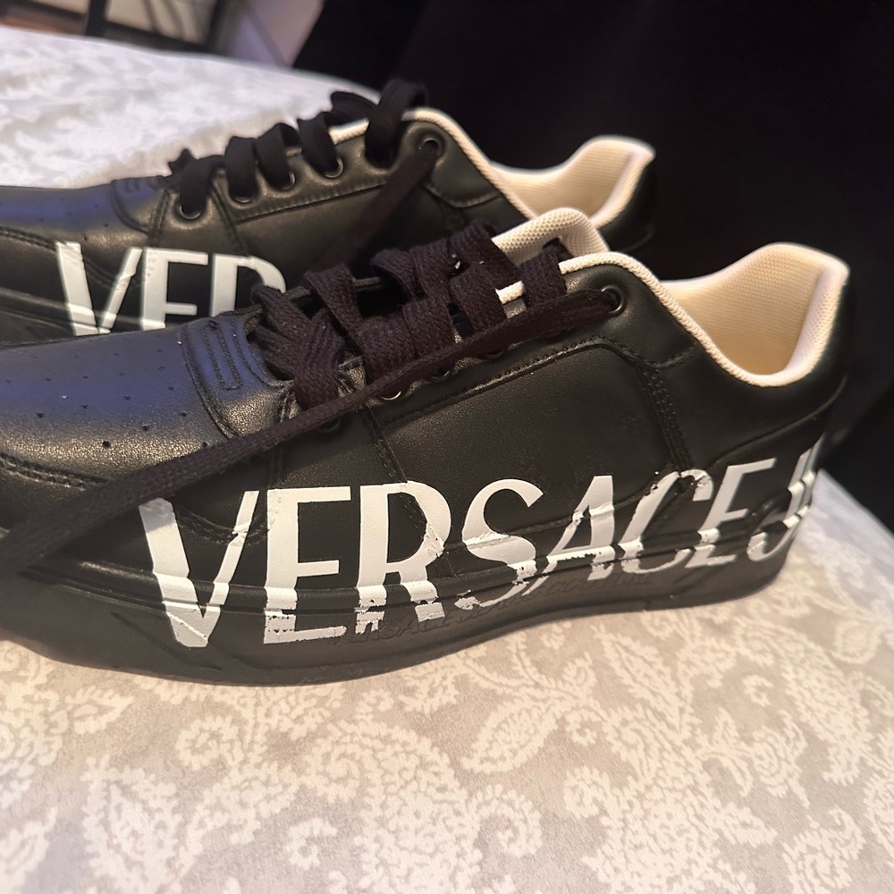Versace Jeans Couture Logo-printed leather sneakers - Picture 2 of 7